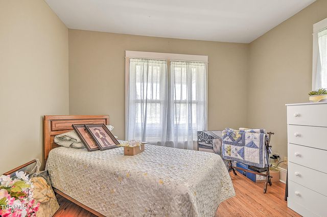 200 & 202 West Main Street, Mount Carmel, TN 37645