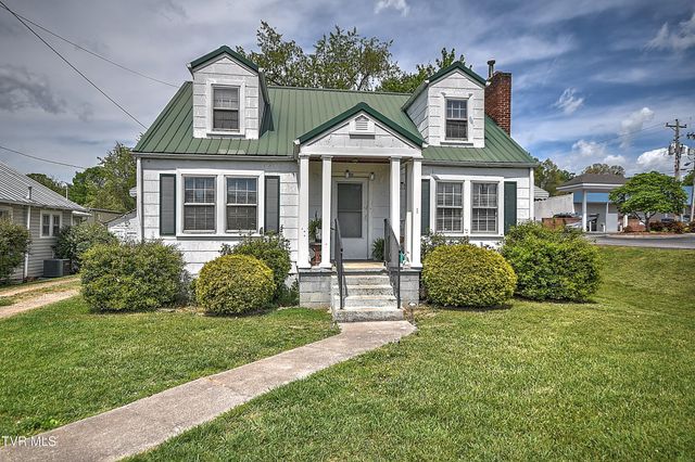 200 & 202 West Main Street, Mount Carmel, TN 37645