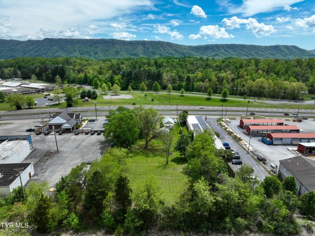 200 & 202 West Main Street, Mount Carmel, TN 37645