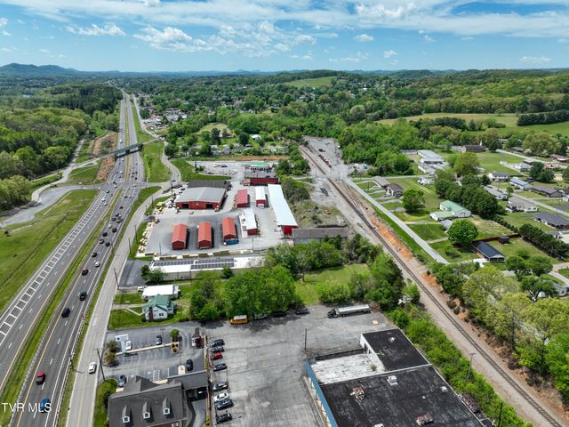 200 & 202 West Main Street, Mount Carmel, TN 37645