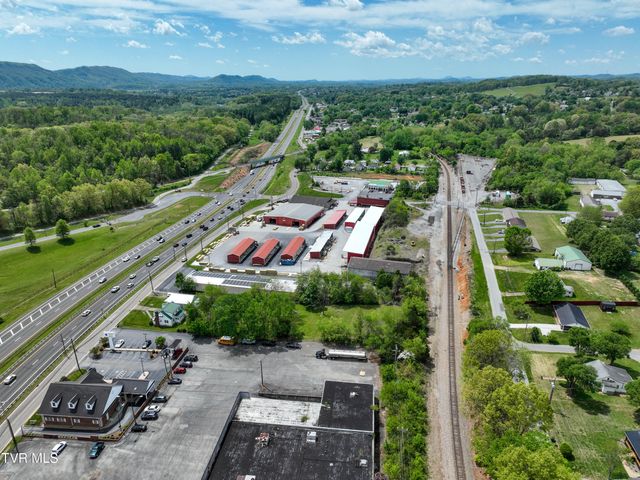 200 & 202 West Main Street, Mount Carmel, TN 37645