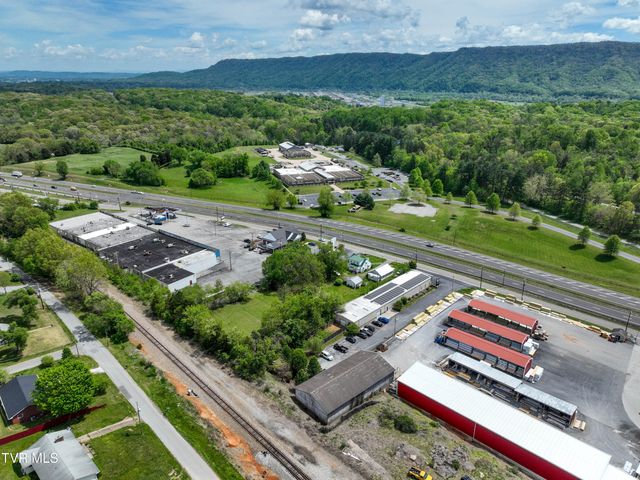 200 & 202 West Main Street, Mount Carmel, TN 37645