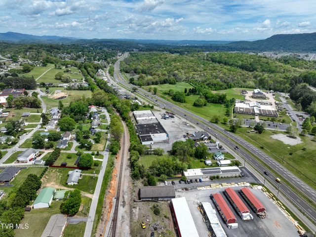 200 & 202 West Main Street, Mount Carmel, TN 37645