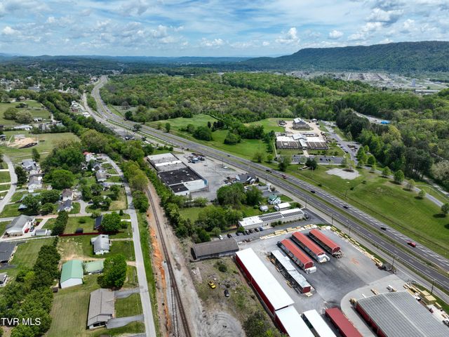 200 & 202 West Main Street, Mount Carmel, TN 37645