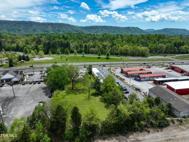 200 & 202 West Main Street, Mount Carmel, TN 37645