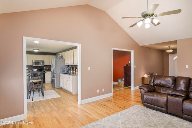 5015 Black Falcon Way, Shelbyville, KY 40065