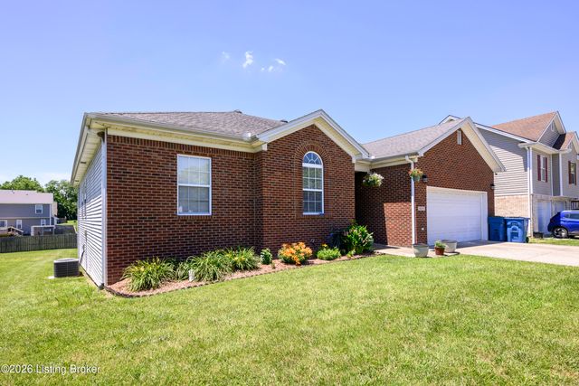 5015 Black Falcon Way, Shelbyville, KY 40065