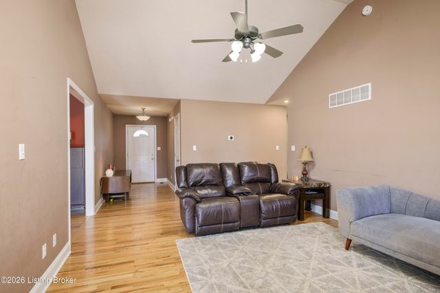 5015 Black Falcon Way, Shelbyville, KY 40065