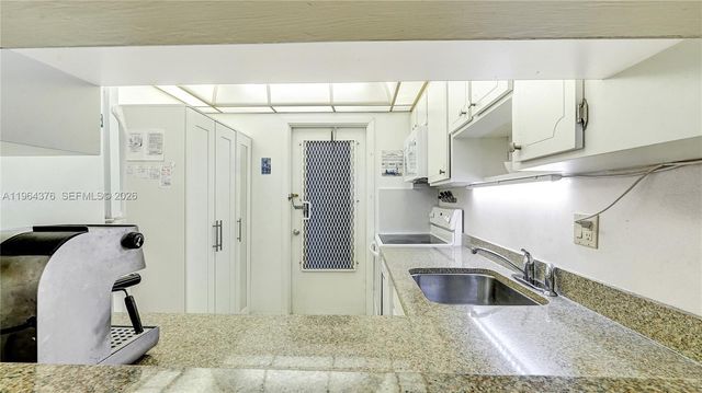 1101 Hillcrest Ct 103, Hollywood, FL 33021