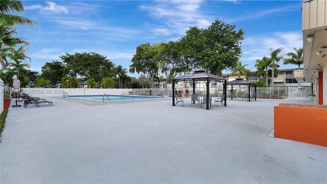1101 Hillcrest Ct 103, Hollywood, FL 33021