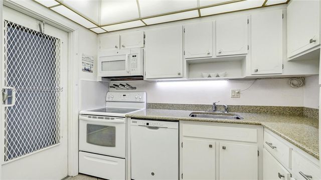 1101 Hillcrest Ct 103, Hollywood, FL 33021