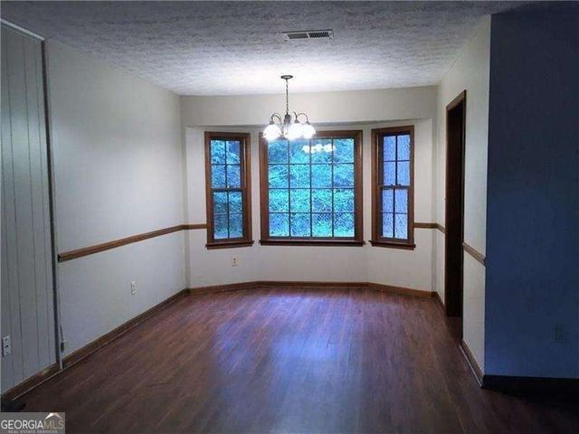 6859 Lakeview Lane, Doraville, GA 30360