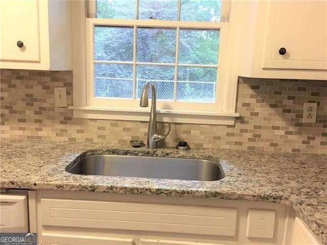 6859 Lakeview Lane, Doraville, GA 30360