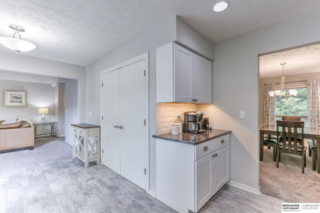 904 S 153 Street, Omaha, NE 68154