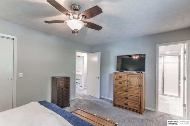 904 S 153 Street, Omaha, NE 68154