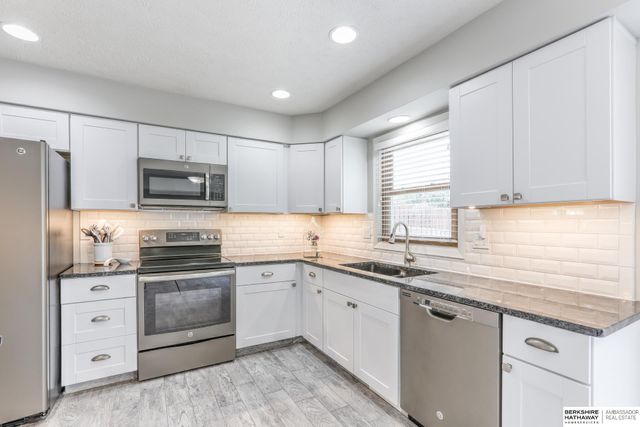 904 S 153 Street, Omaha, NE 68154