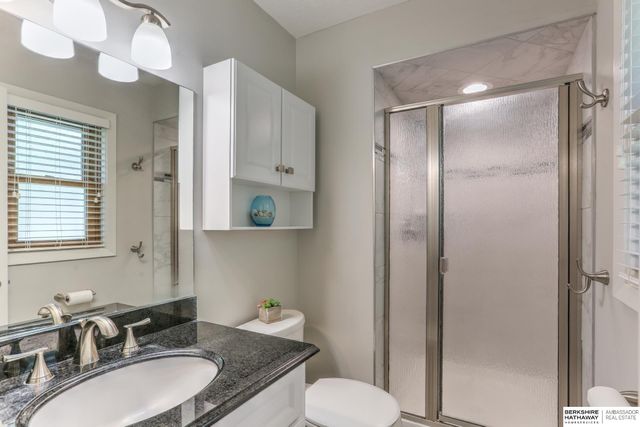 904 S 153 Street, Omaha, NE 68154