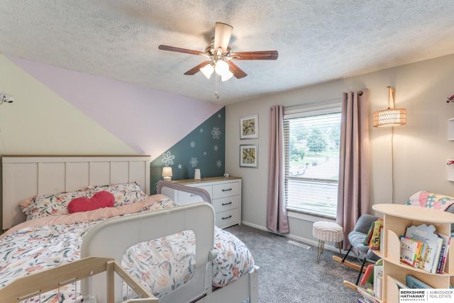 904 S 153 Street, Omaha, NE 68154