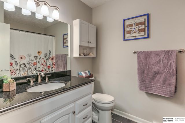 904 S 153 Street, Omaha, NE 68154