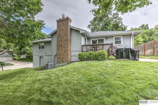 904 S 153 Street, Omaha, NE 68154