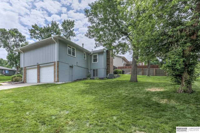 904 S 153 Street, Omaha, NE 68154