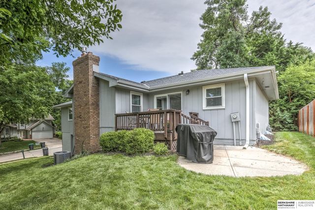 904 S 153 Street, Omaha, NE 68154