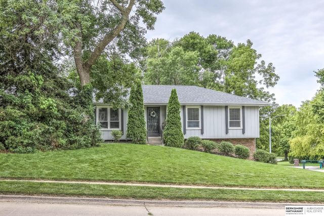 904 S 153 Street, Omaha, NE 68154
