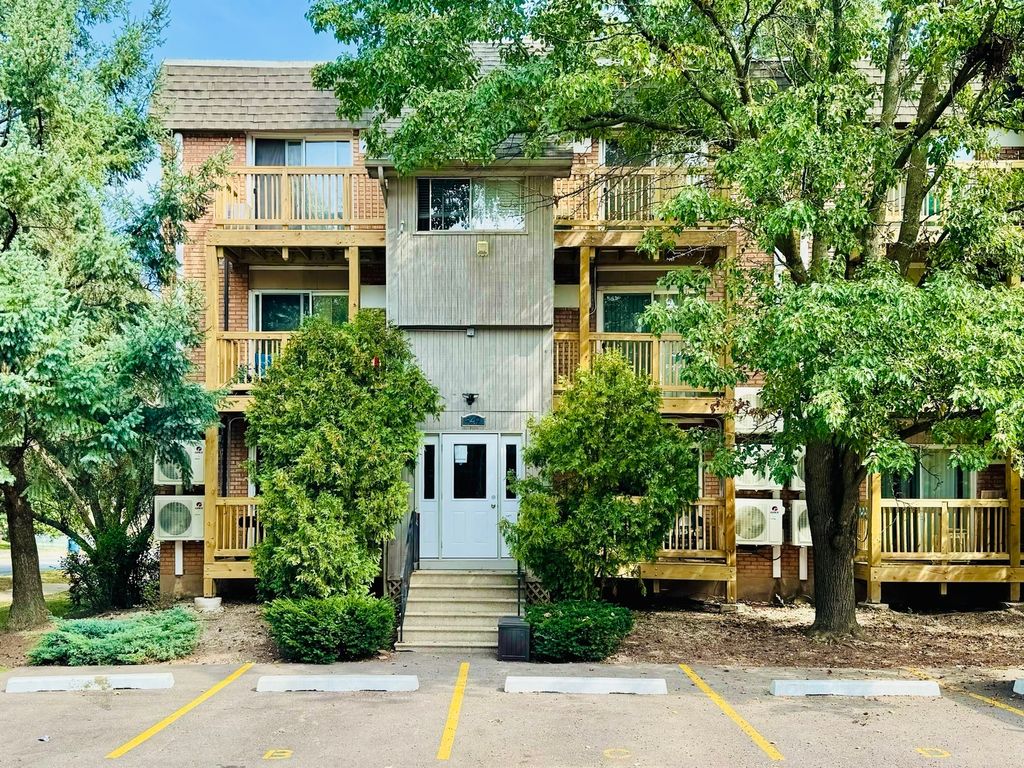 549 Ashland Avenue B, Aurora, IL 60505