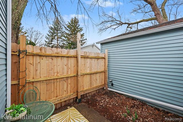 1301 Bancroft Street, Port Huron, MI 48060