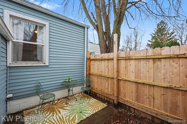 1301 Bancroft Street, Port Huron, MI 48060