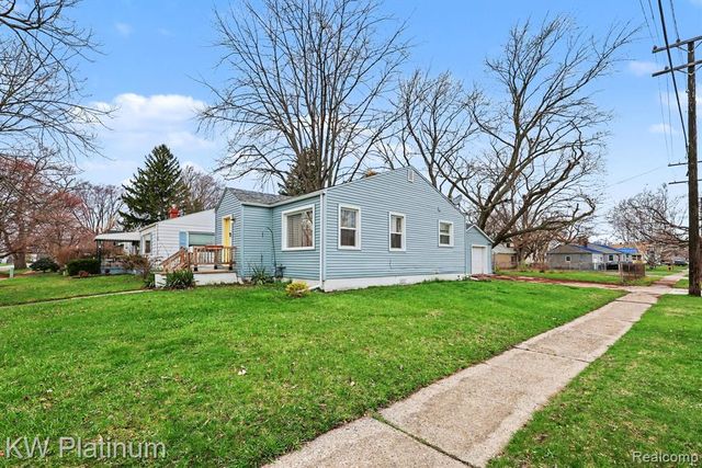 1301 Bancroft Street, Port Huron, MI 48060