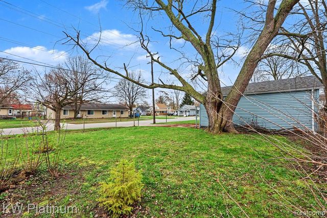 1301 Bancroft Street, Port Huron, MI 48060
