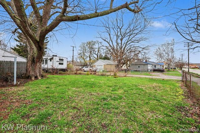 1301 Bancroft Street, Port Huron, MI 48060