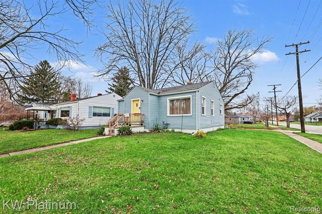 1301 Bancroft Street, Port Huron, MI 48060