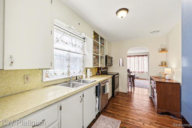 1301 Bancroft Street, Port Huron, MI 48060
