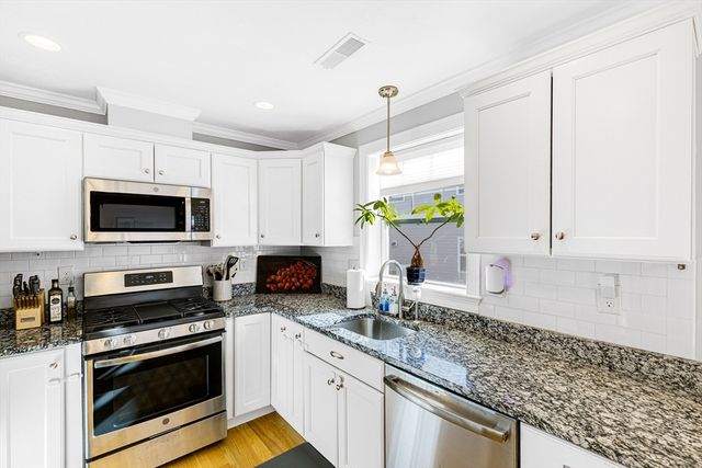 1400 Gorham St 42, Lowell, MA 01852