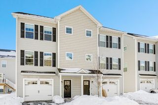 1400 Gorham St 42, Lowell, MA 01852