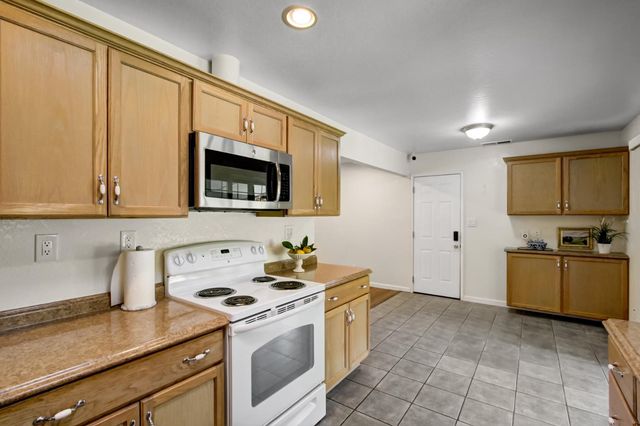 7420 Hardy St, Orangevale, CA 95662