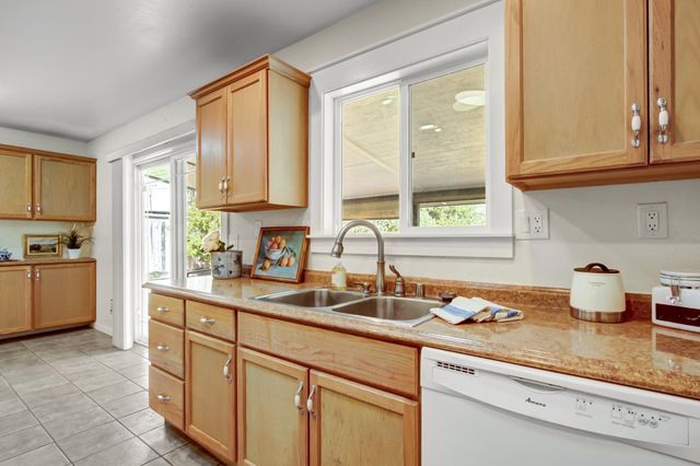7420 Hardy St, Orangevale, CA 95662