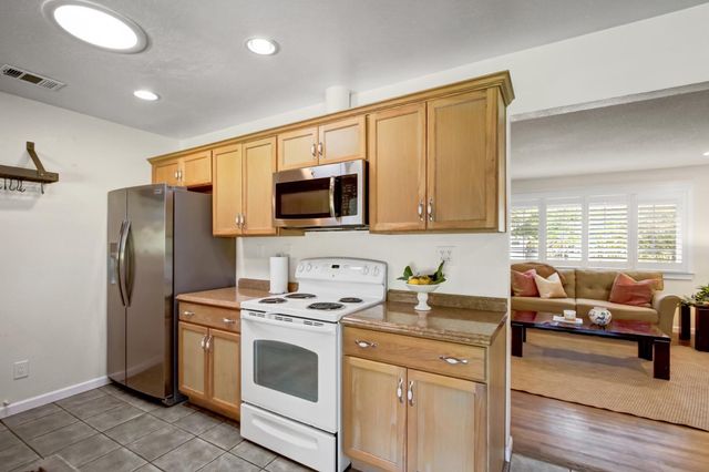7420 Hardy St, Orangevale, CA 95662