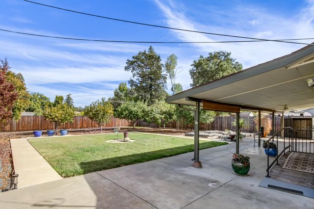 7420 Hardy St, Orangevale, CA 95662
