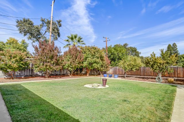 7420 Hardy St, Orangevale, CA 95662