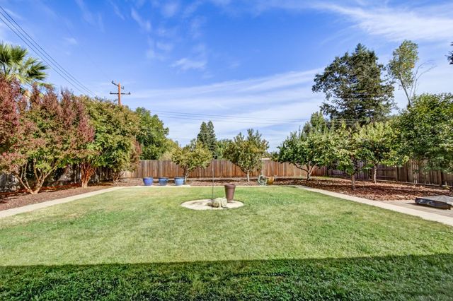 7420 Hardy St, Orangevale, CA 95662