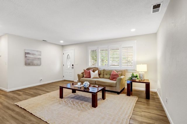 7420 Hardy St, Orangevale, CA 95662