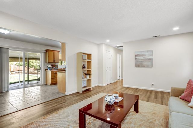 7420 Hardy St, Orangevale, CA 95662