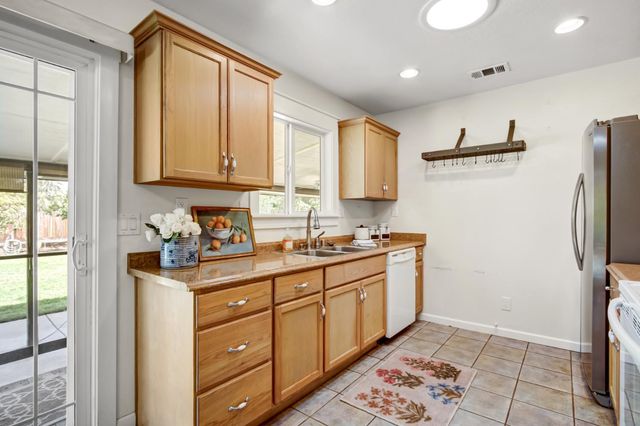 7420 Hardy St, Orangevale, CA 95662