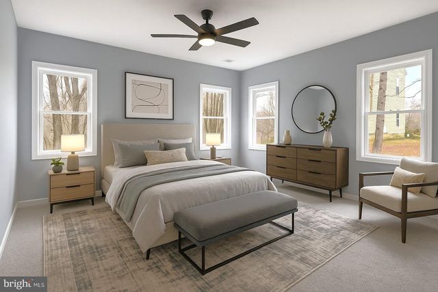 102 EAGLE VIEW RUN DR, Long Pond, PA 18334