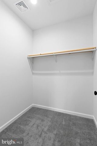 102 EAGLE VIEW RUN DR, Long Pond, PA 18334