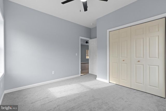 102 EAGLE VIEW RUN DR, Long Pond, PA 18334