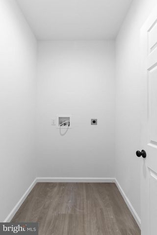 102 EAGLE VIEW RUN DR, Long Pond, PA 18334